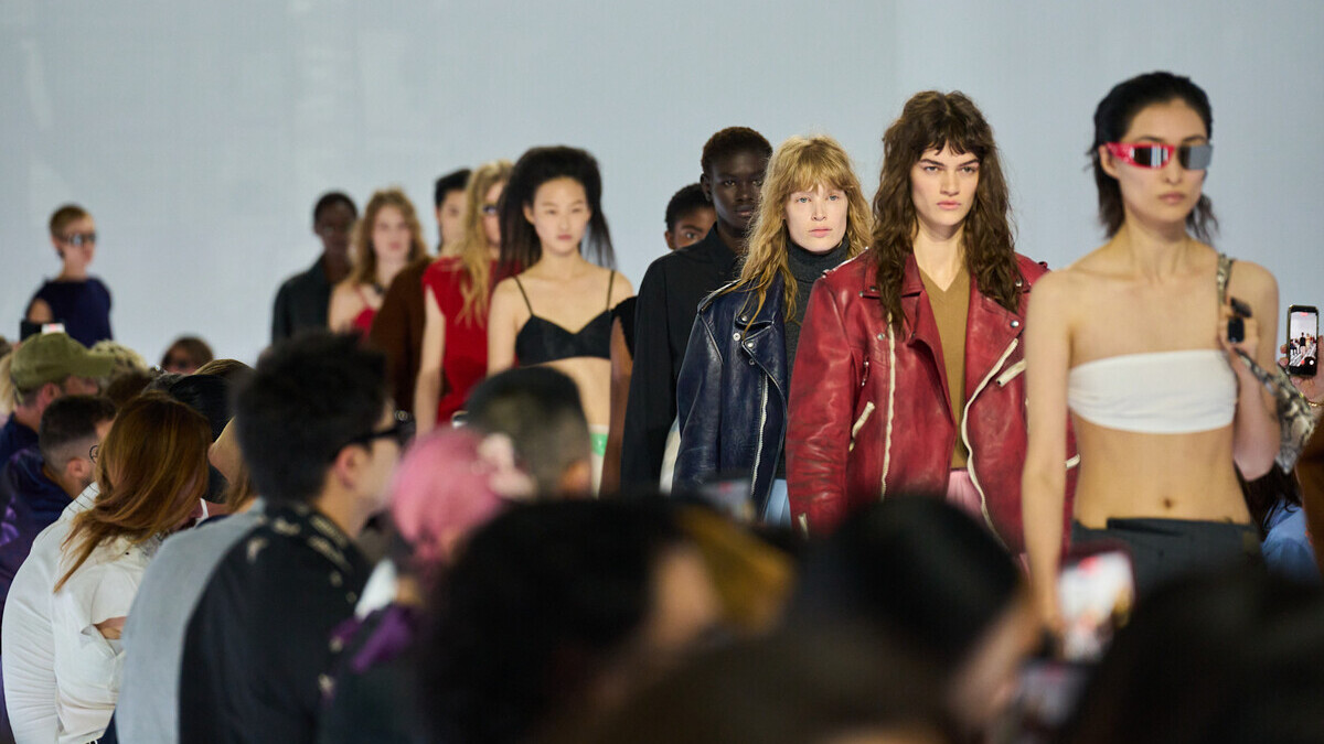 Prada зробила ставку на спідниці в колекції Весна-Літо 2027 48 Усі в спідницях: Prada представили колекцію весна-літо 20270