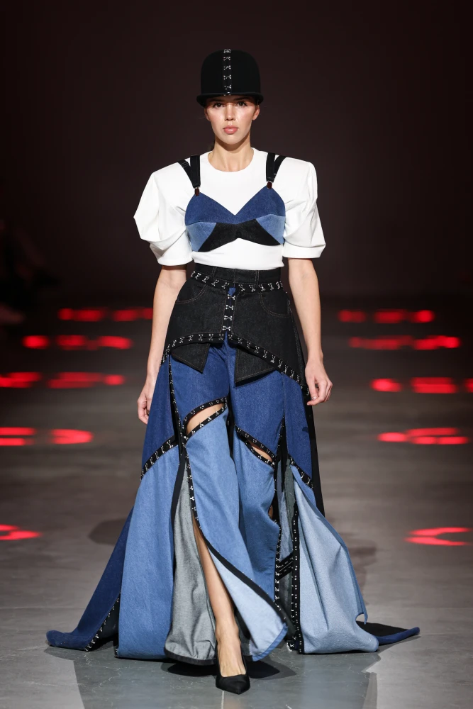 Ukrainian Fashion Week: найяскравіші події п'ятого дня 198 Найцікавіші покази та презентації п’ятого дня Ukrainian Fashion Week49