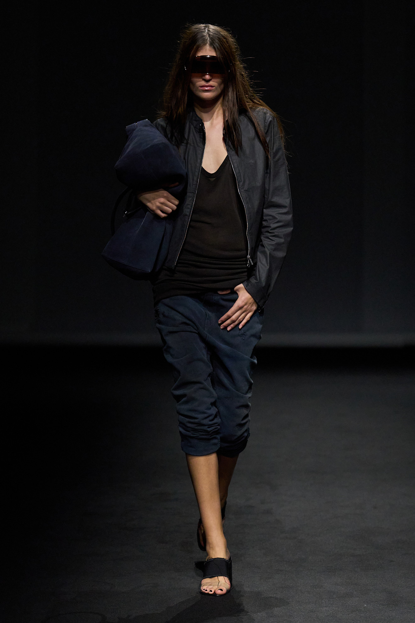 Сорочка стає сукнею, а светр — спідницею: MM6 Maison Margiela представив колекцію весна-літо 202724