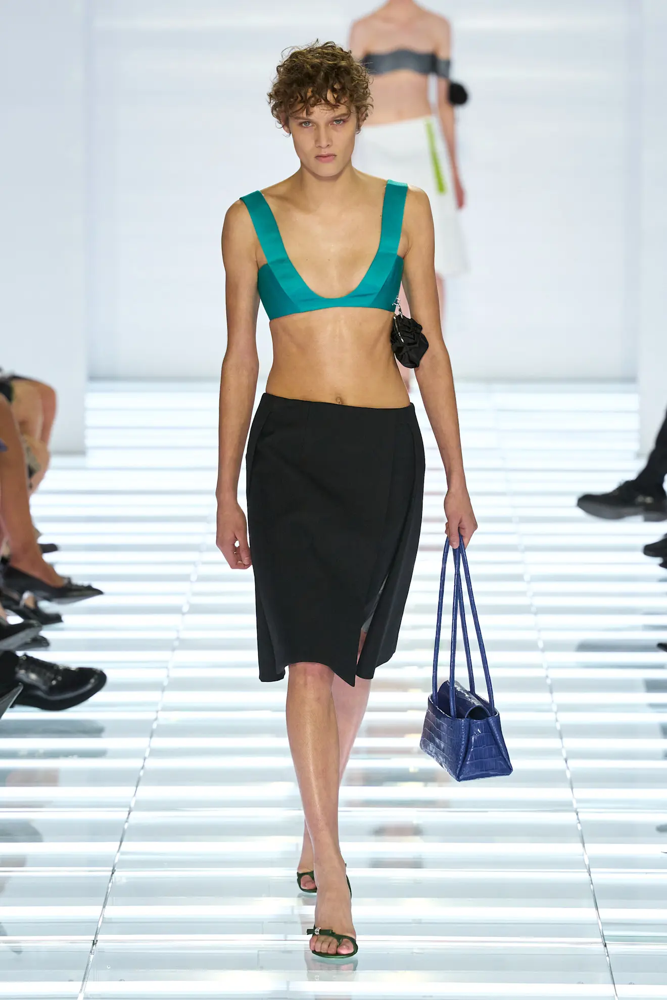 Усі в спідницях: Prada представили колекцію весна-літо 202740