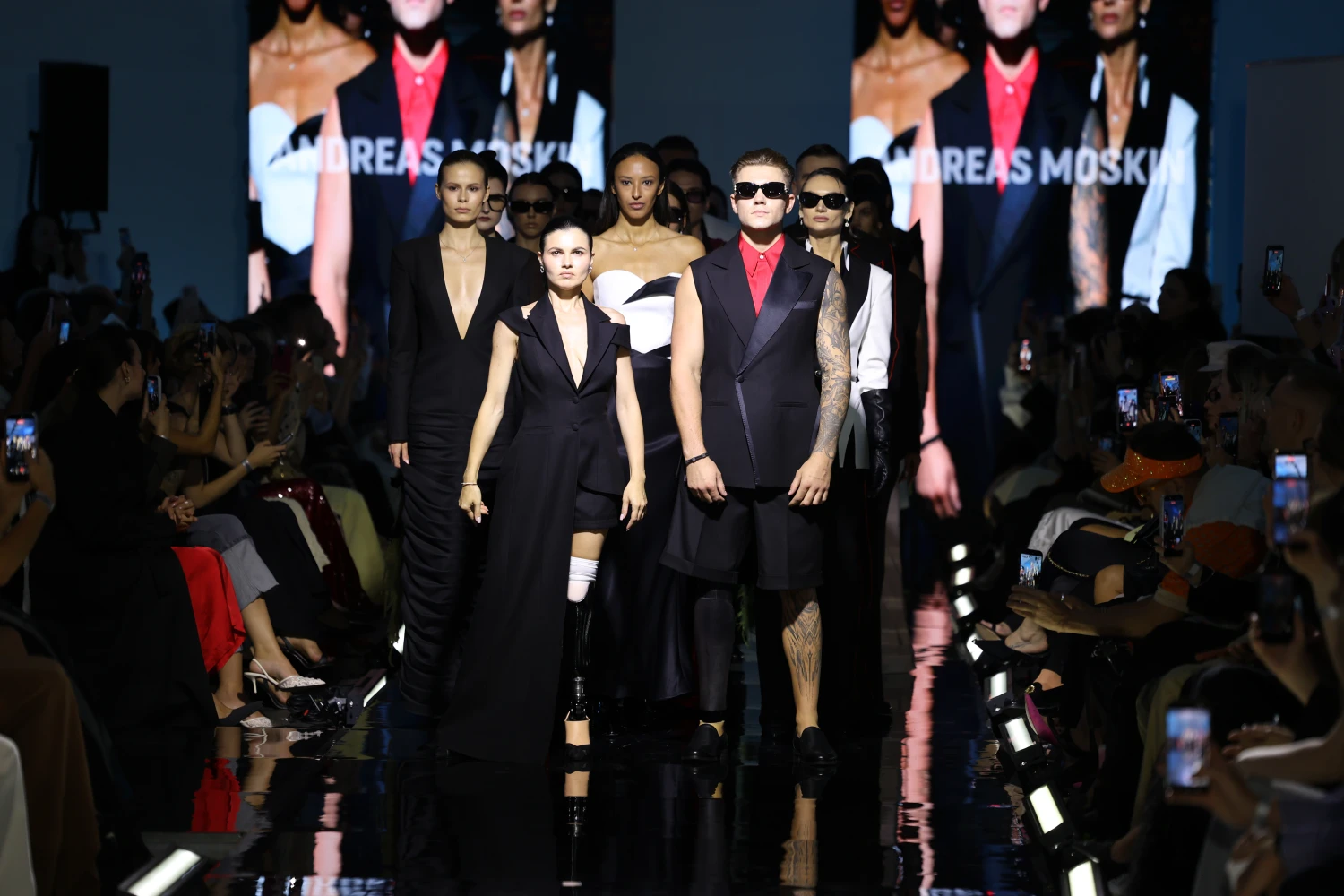 Ukrainian Fashion Week: Найяскравіші покази та презентації четвертого дня 290 Найцікавіші покази та презентації четвертого дня Ukrainian Fashion Week133
