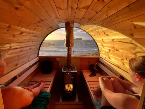 Шотландська сауна з найкращими краєвидами Британії 17 Stargaze in this coastal sauna with views across the Atlantic ? for just X picture: Saltbox Sauna
