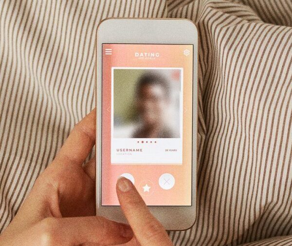 Grindr сплатить 26 мільйонів фунтів стерлінгів за передачу даних про ВІЛ-статус