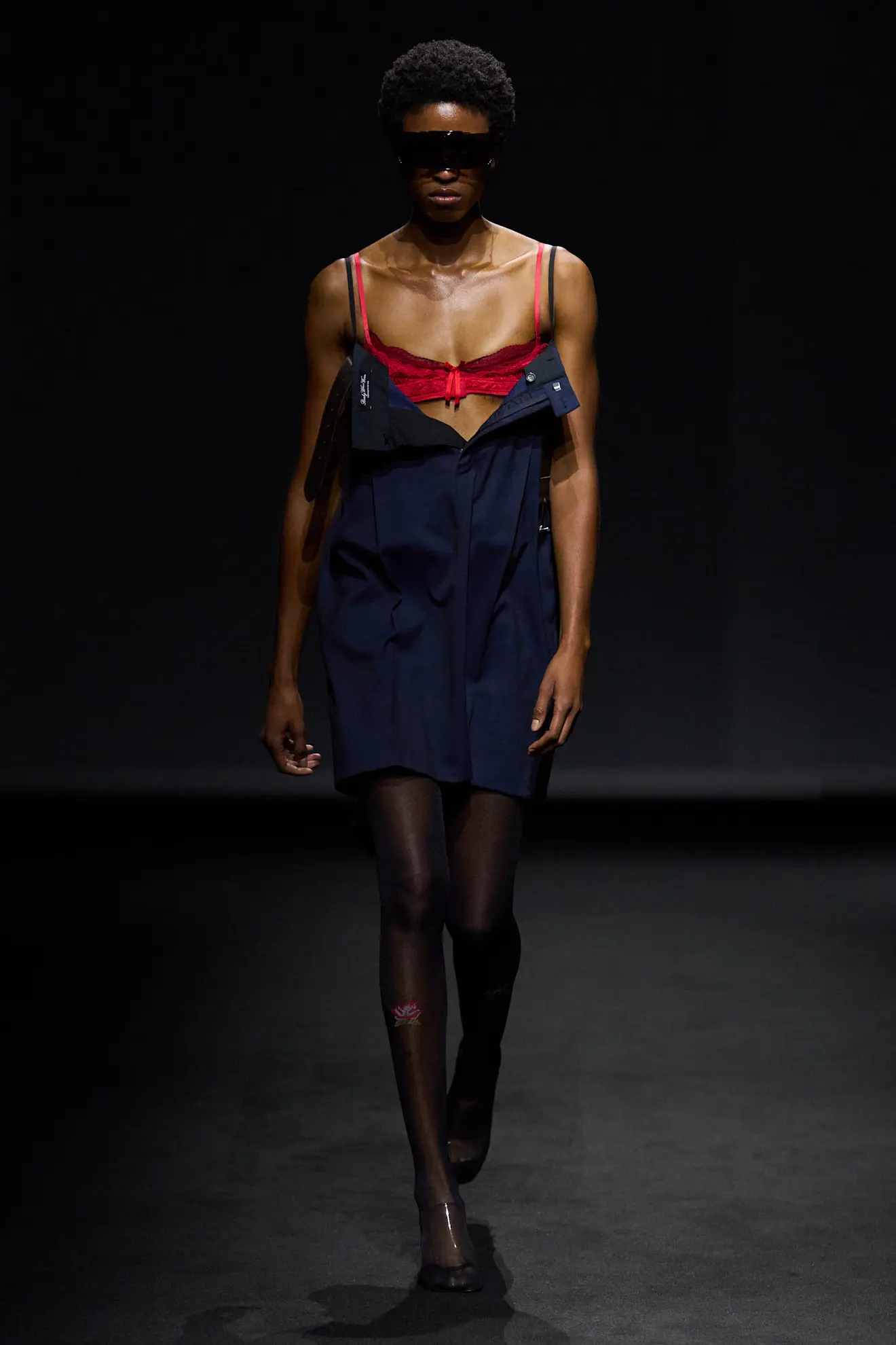 Сорочка стає сукнею, а светр — спідницею: MM6 Maison Margiela представив колекцію весна-літо 20279