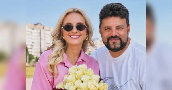 Співачка покорила мережу відвертими знімками