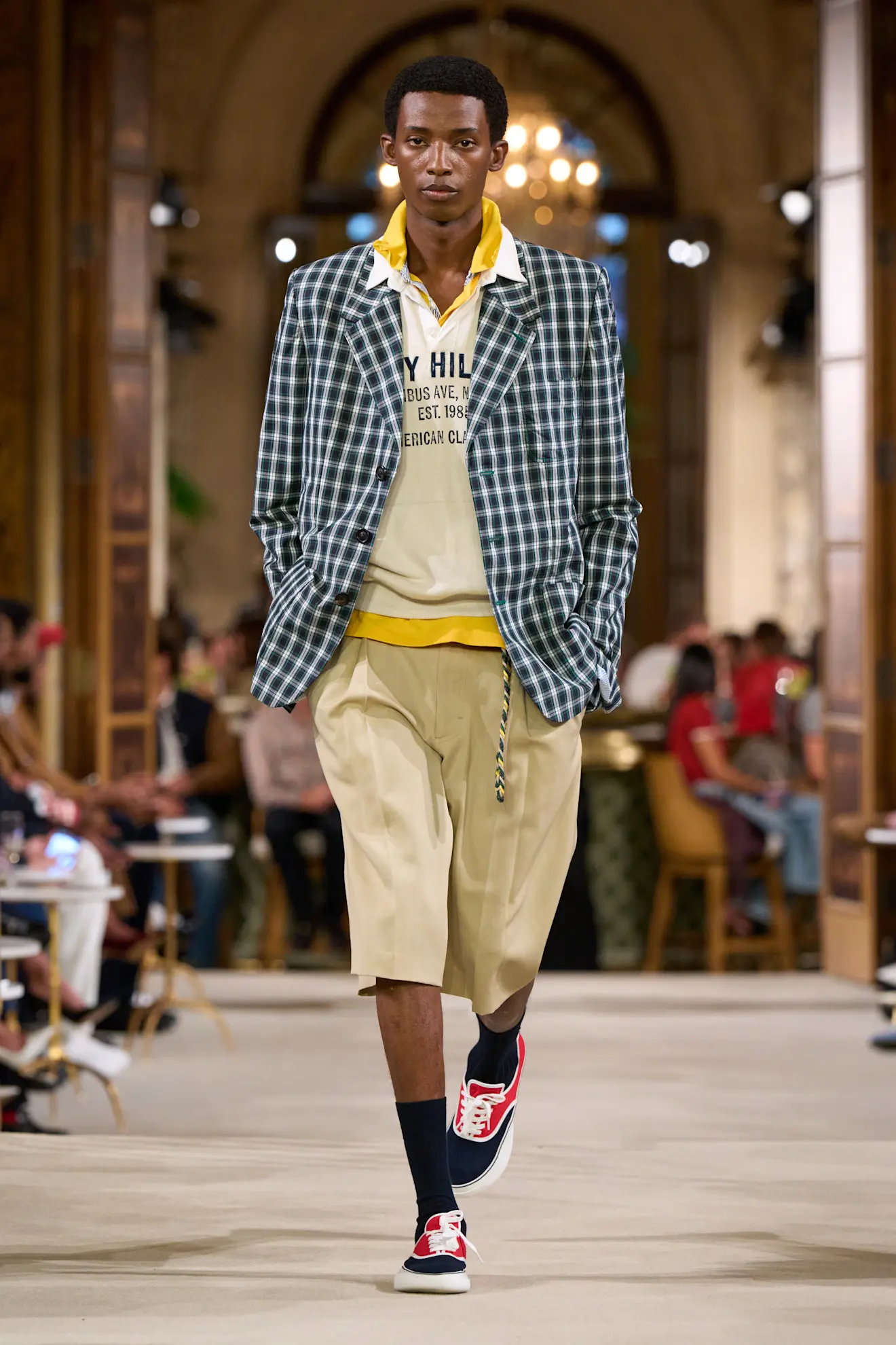 Джіджі Хадід відкрила показ Tommy Hilfiger у Нью-Йорку6