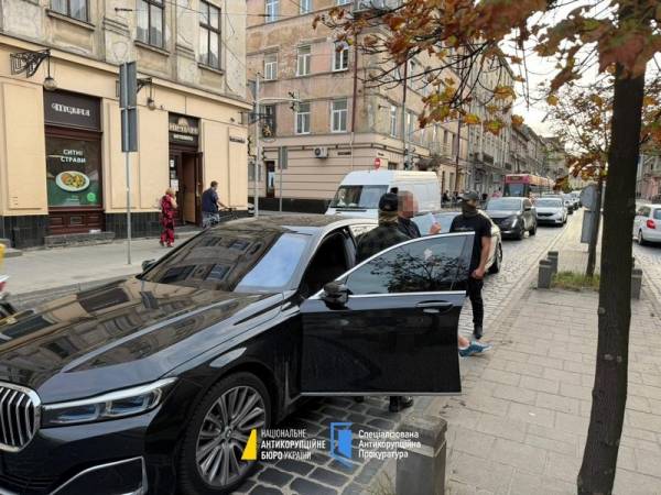 Спецоперація "Карфаген": як працівники Офісу генпрокурора покривали шахрайські кол-центри 13