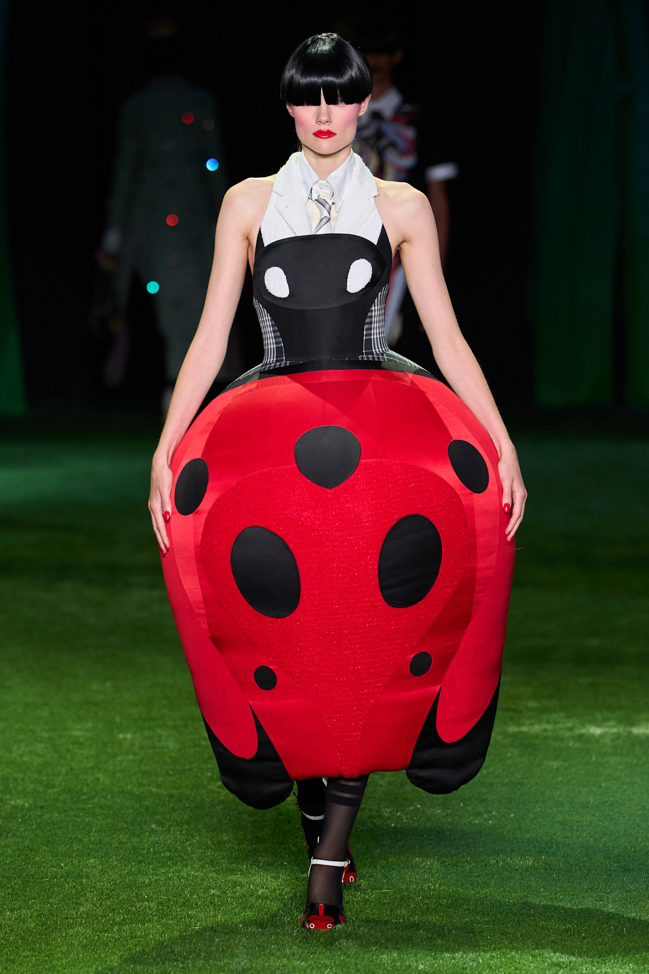 Народження метелика: роздивляємося нову колекцію Thom Browne весна-літо 202714