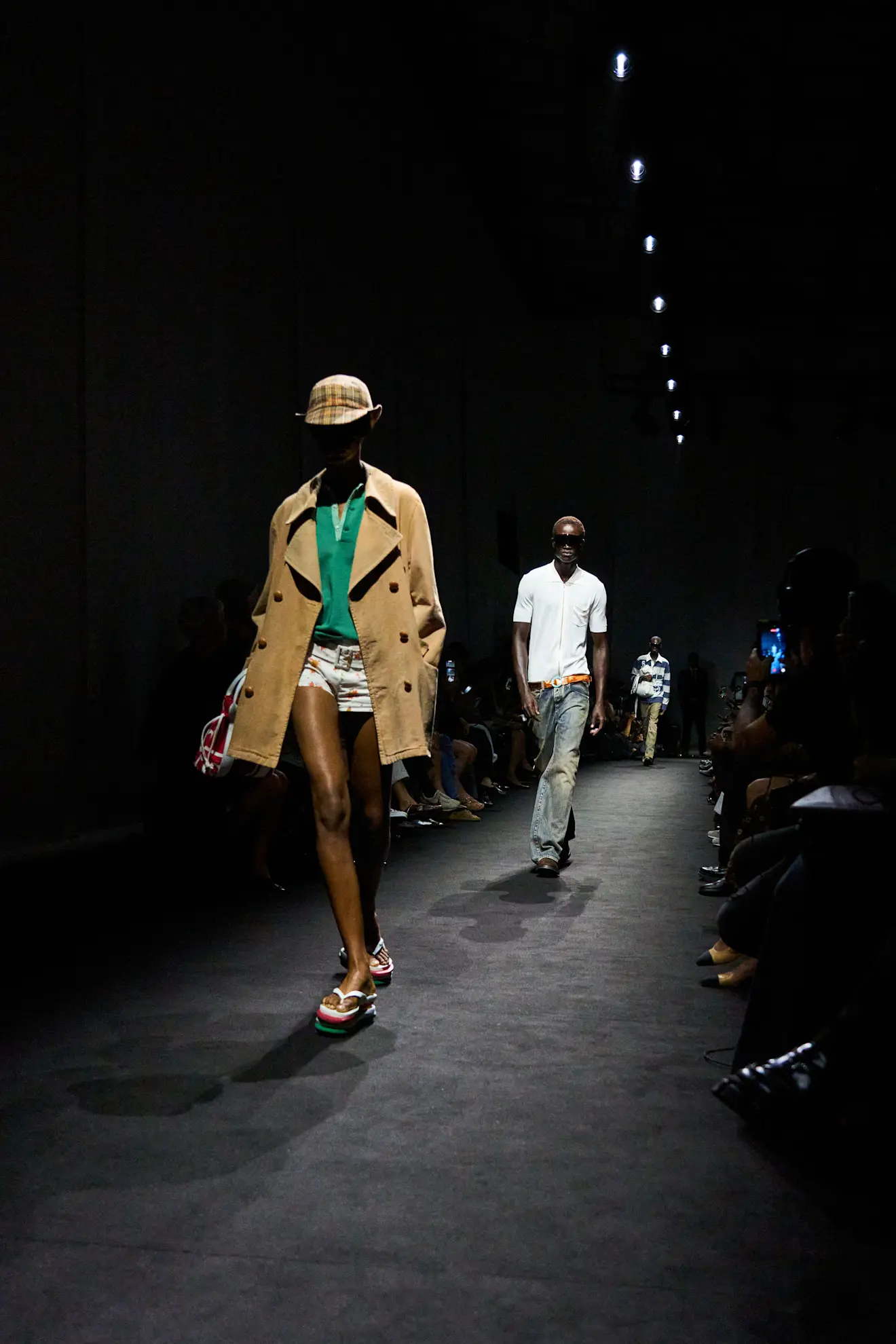 Сорочка стає сукнею, а светр — спідницею: MM6 Maison Margiela представив колекцію весна-літо 202734