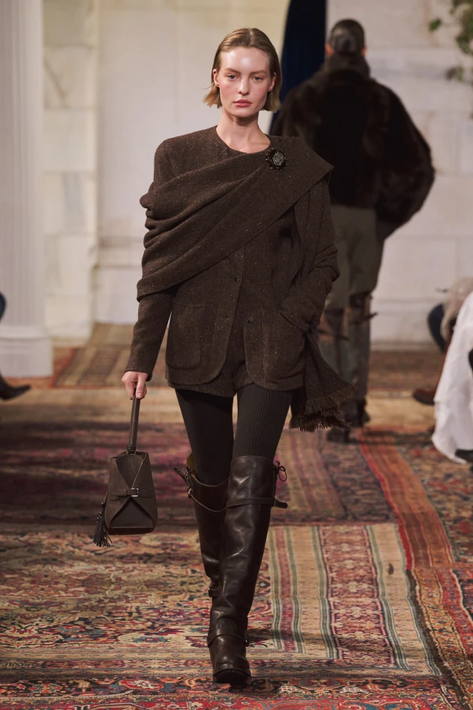 Стильні fashion-рішення, які варто спробувати в осінніх образах 2026 року10