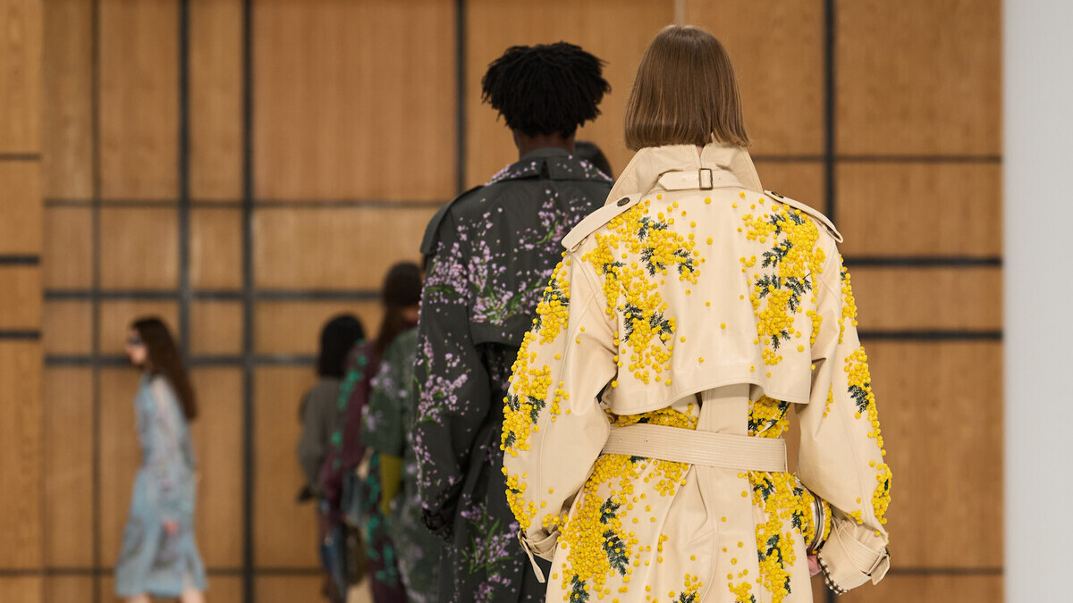 Головна 366 Burberry представив нову колекцію весна-літо 2027, акцентуючи увагу на тренчах