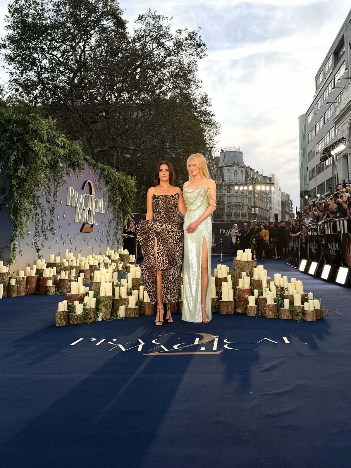 Ніколь Кідман уперше продемонструвала образ від Пітера Мюльє для Atelier Versace 4 Ніколь Кідман першою приміряла образ Пітера Мюльє для Atelier Versace1