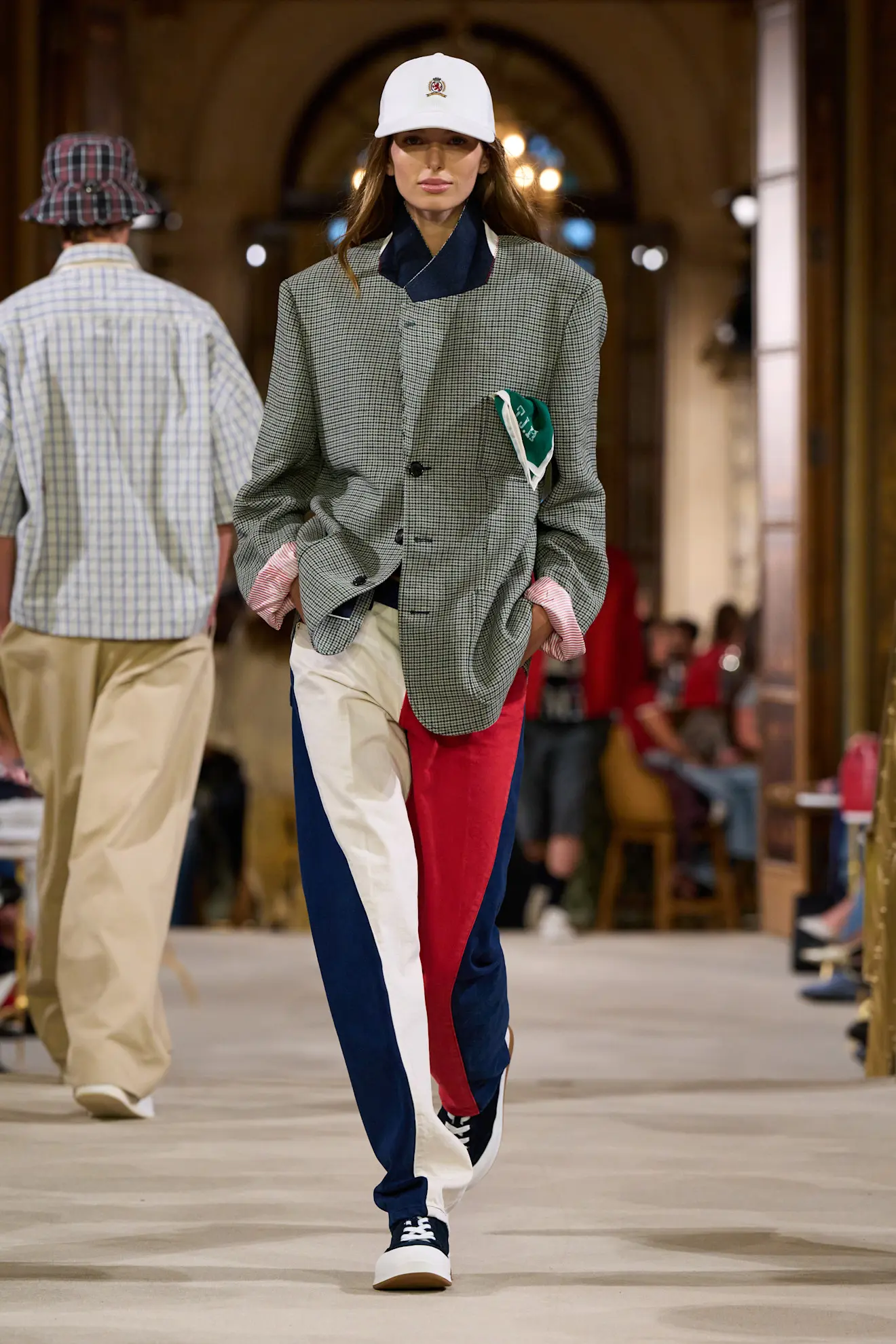 Джіджі Хадід відкрила показ Tommy Hilfiger у Нью-Йорку17