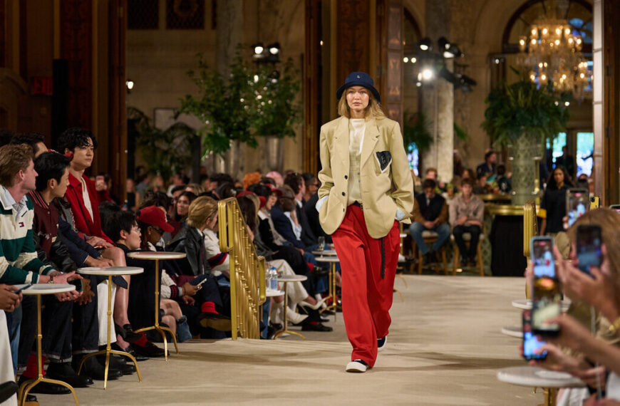 Головна 506 Джіджі Хадід задала тон показу Tommy Hilfiger у Нью-Йорку