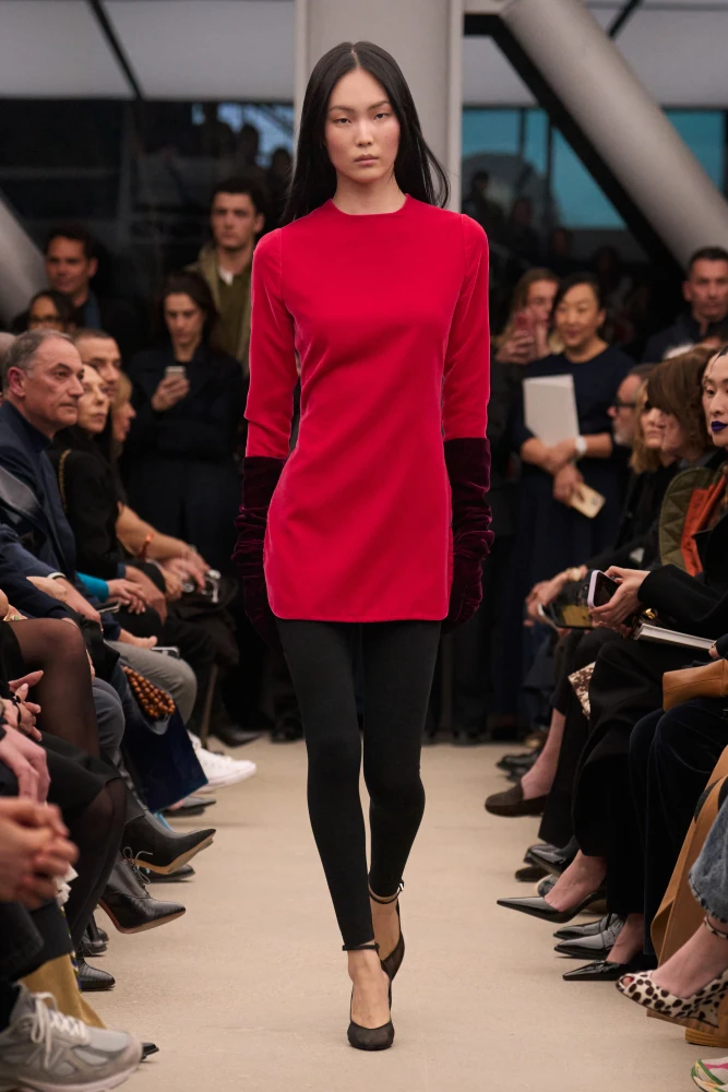 Стильні fashion-рішення, які варто спробувати в осінніх образах 2026 року3