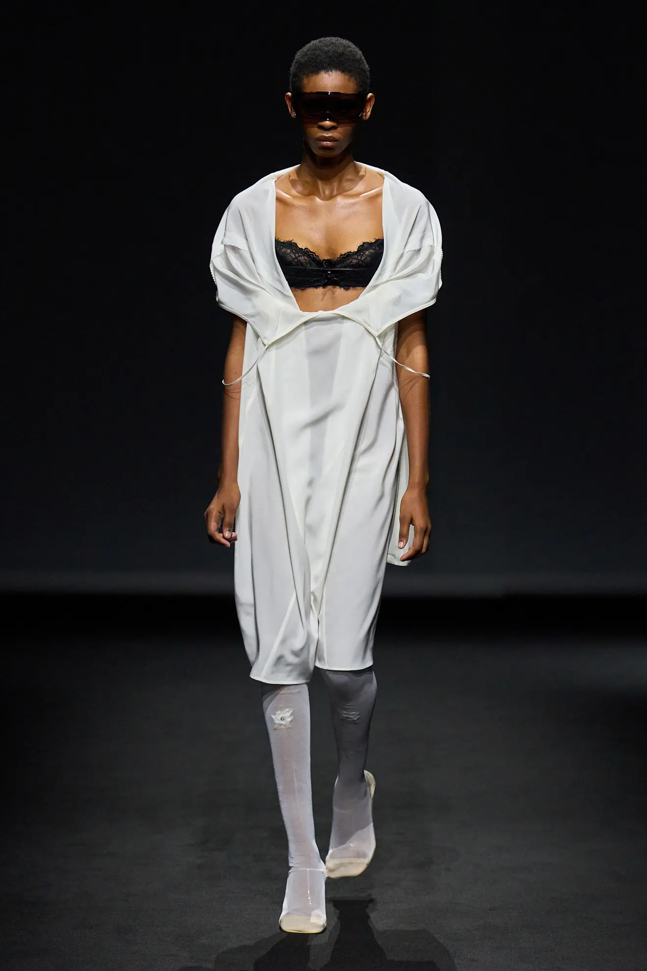 Сорочка стає сукнею, а светр — спідницею: MM6 Maison Margiela представив колекцію весна-літо 202733