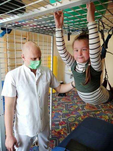 Мати-героїня виховує п'ятьох дітей, четверо з яких – з інвалідністю 8