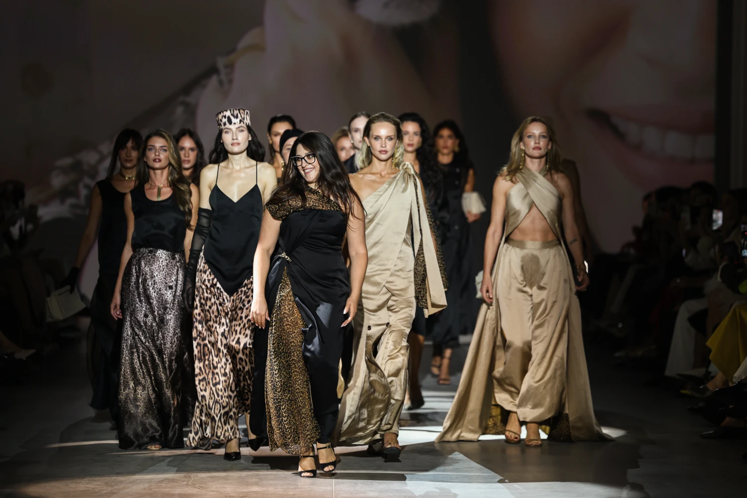 Ukrainian Fashion Week: Найяскравіші покази та презентації четвертого дня 195 Найцікавіші покази та презентації четвертого дня Ukrainian Fashion Week38