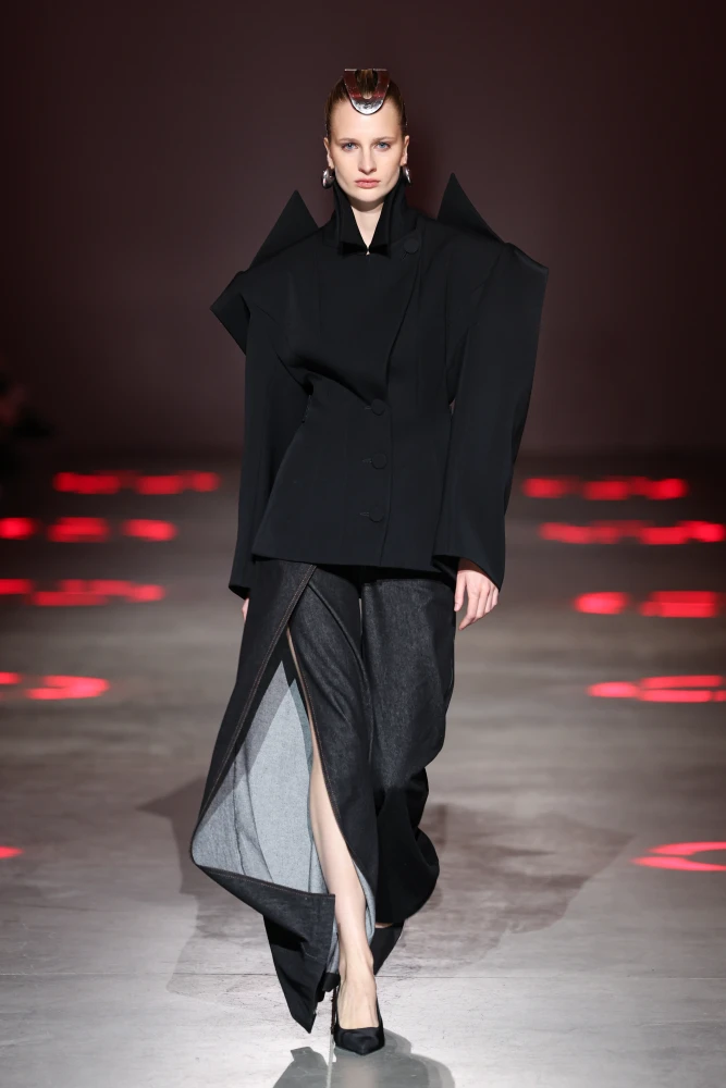 Ukrainian Fashion Week: найяскравіші події п'ятого дня 185 Найцікавіші покази та презентації п’ятого дня Ukrainian Fashion Week36