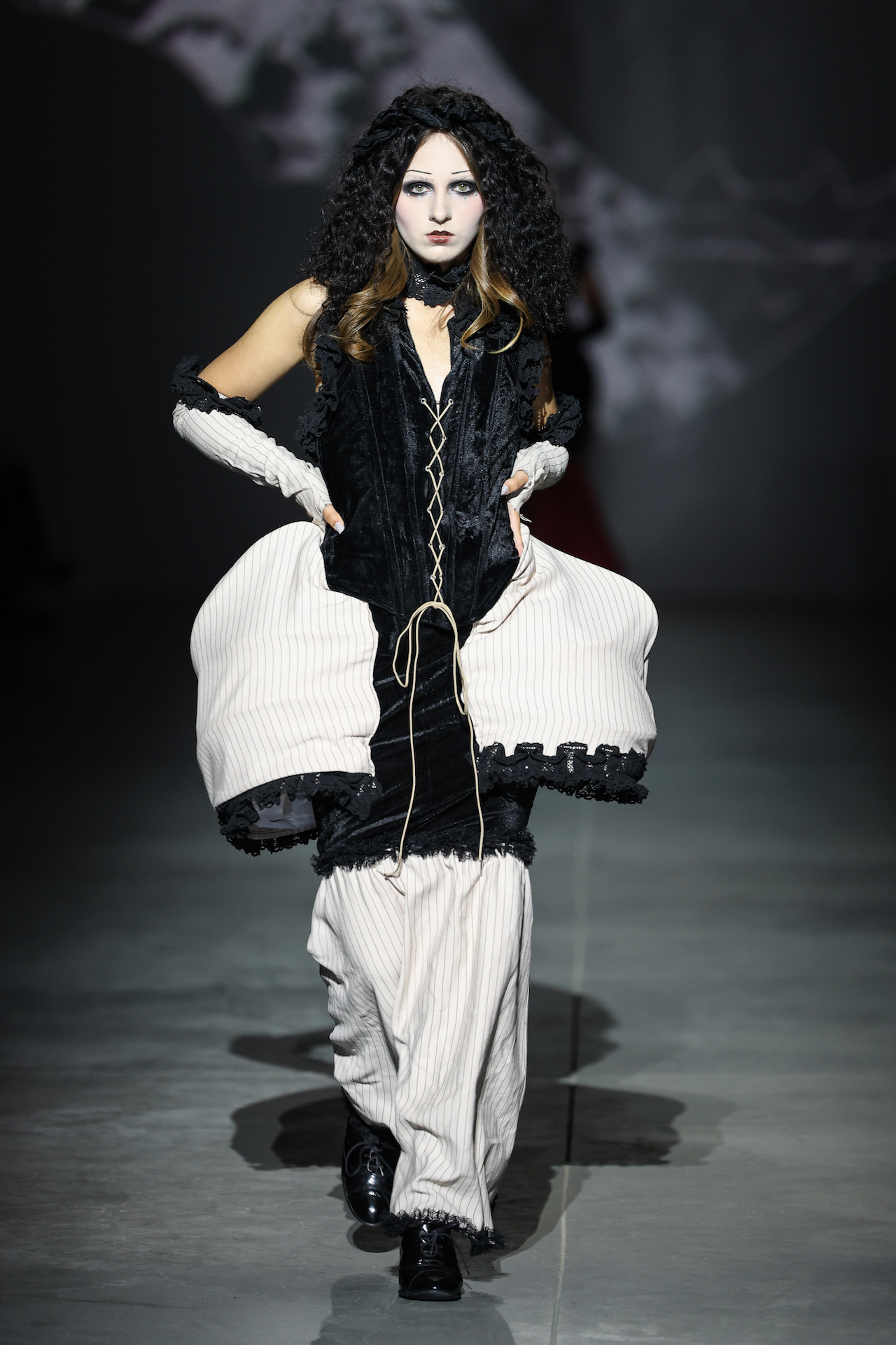 Яким був п'ятий день Ukrainian Fashion Week SS27: яскраві шоу, нові імена та закриття модного тижня80
