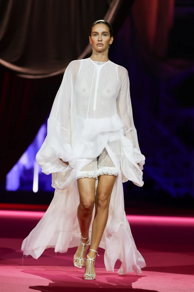 Модне шоу в Опері: яким був перший показ нового сезону Ukrainian Fashion Week18