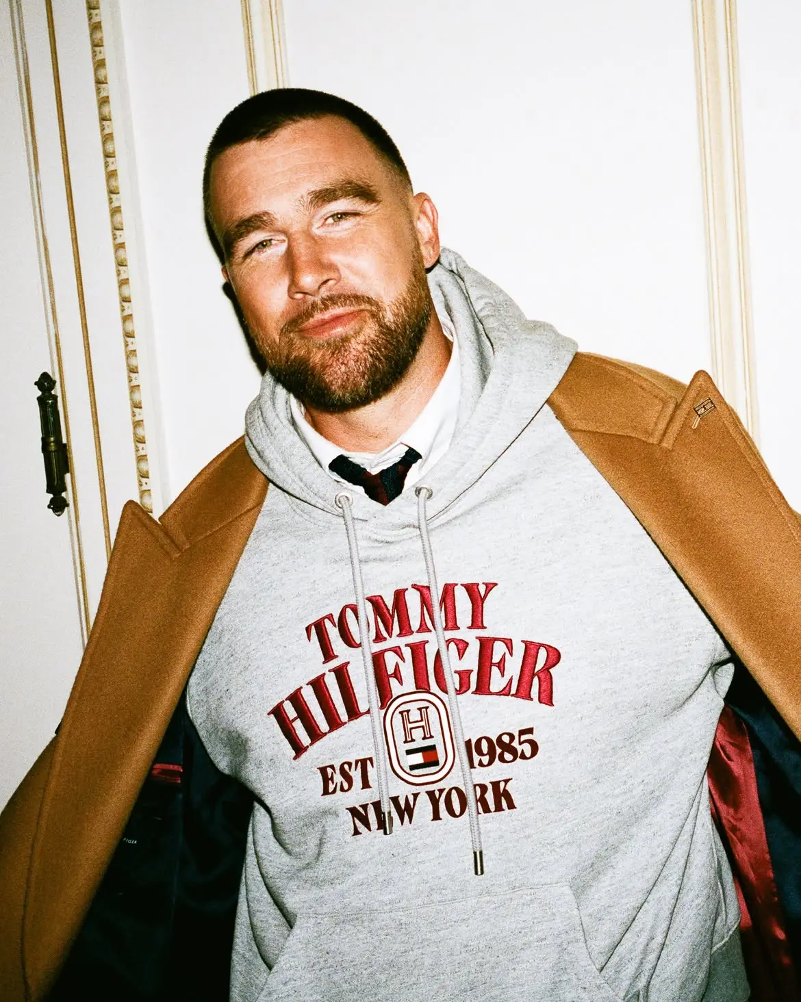 Модний дебют: чоловік Тейлор Свіфт став обличчям бренду Tommy Hilfiger2