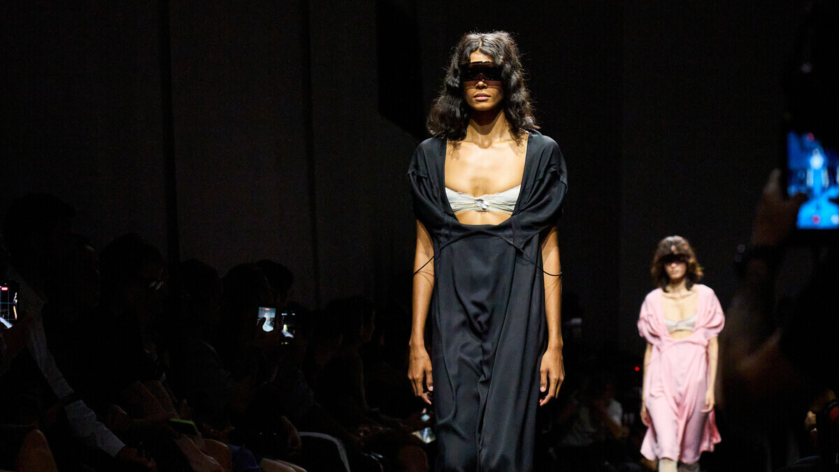 Сорочка стає сукнею, а светр — спідницею: MM6 Maison Margiela представив колекцію весна-літо 20270