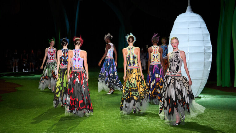Thom Browne розкриває колекцію весна-літо 2027: народження метелика 10