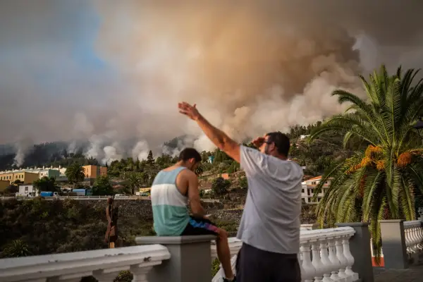 TIJAREFE, SPAIN - JULY 15: The flames of the forest fire declared on July 15 during the early morning, have already burned about 4,600 hectares and have damaged houses and forced to evict some 4,200 people from their homes in La Palma, Canary Islands, Spain on July 15, 2023. The fire has burned to date more than 4,600 hectares of Monte, and has forced some 4,200 people from the Tijarafe and Puntagorda area to evict. (Photo by Andres Gutierrez/Anadolu Agency via Getty Images)