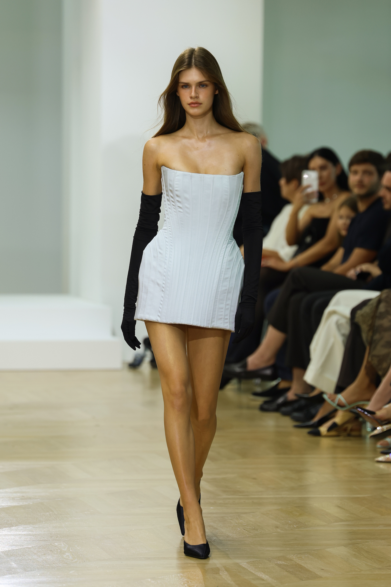Як пройшов другий день Ukrainian Fashion Week сезону весна-літо 2027:22