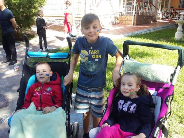 Мати-героїня виховує п'ятьох дітей, четверо з яких – з інвалідністю 10