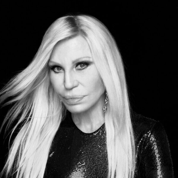 Versace та REVOLVE запускають спільний б’юті-бренд