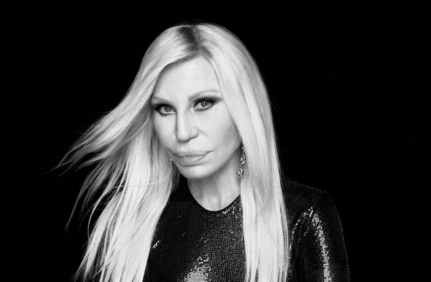 Versace та REVOLVE запускають спільний б’юті-бренд