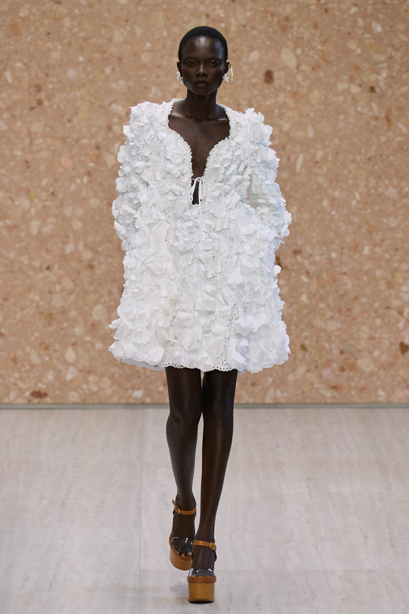 Романтичний код Chloé: Чемена Камалі представила колекцію весна-літо 202718