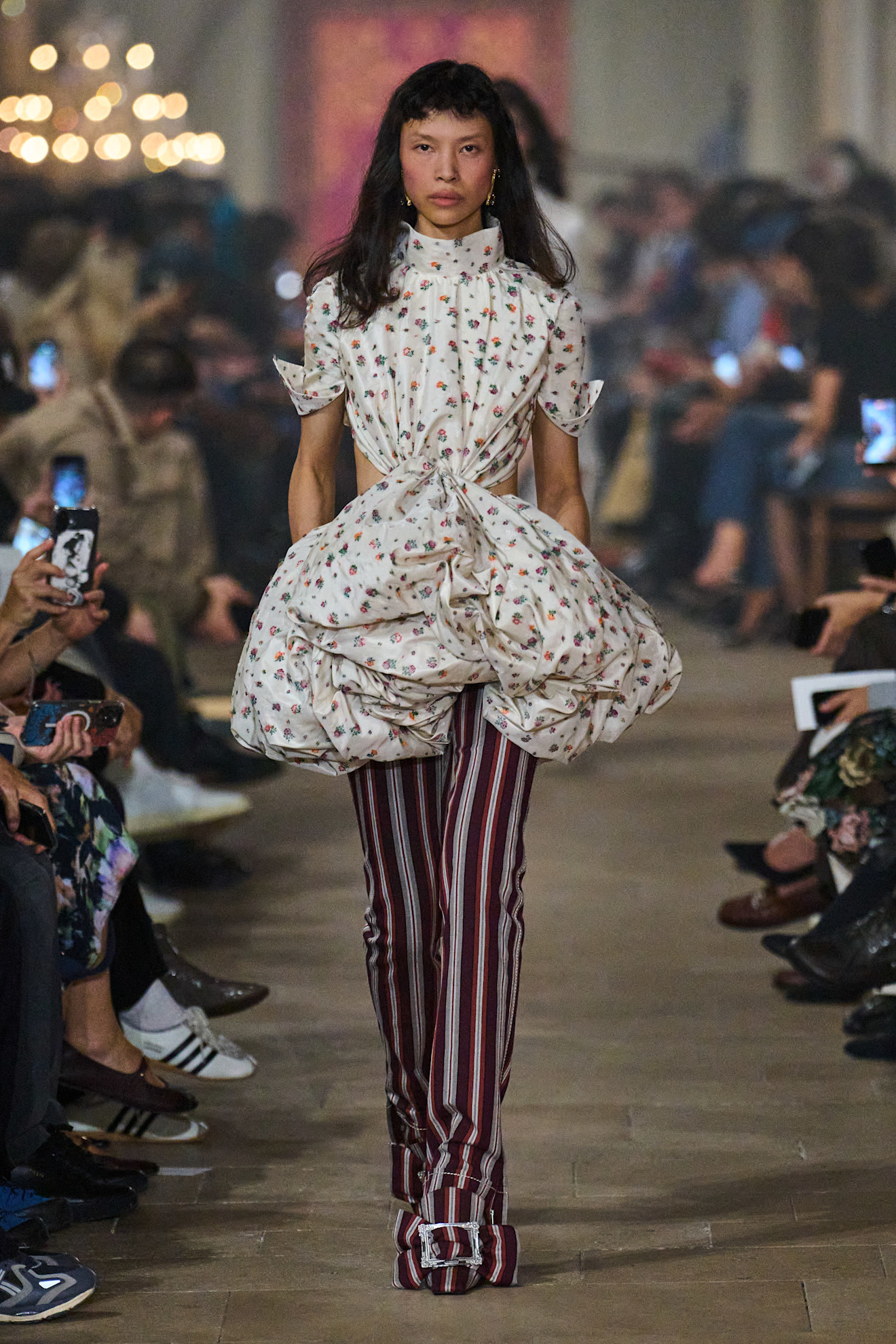 Сучасна Марія-Антуанетта: якою вийшла нова колекція Acne Studios весна-літо 20273