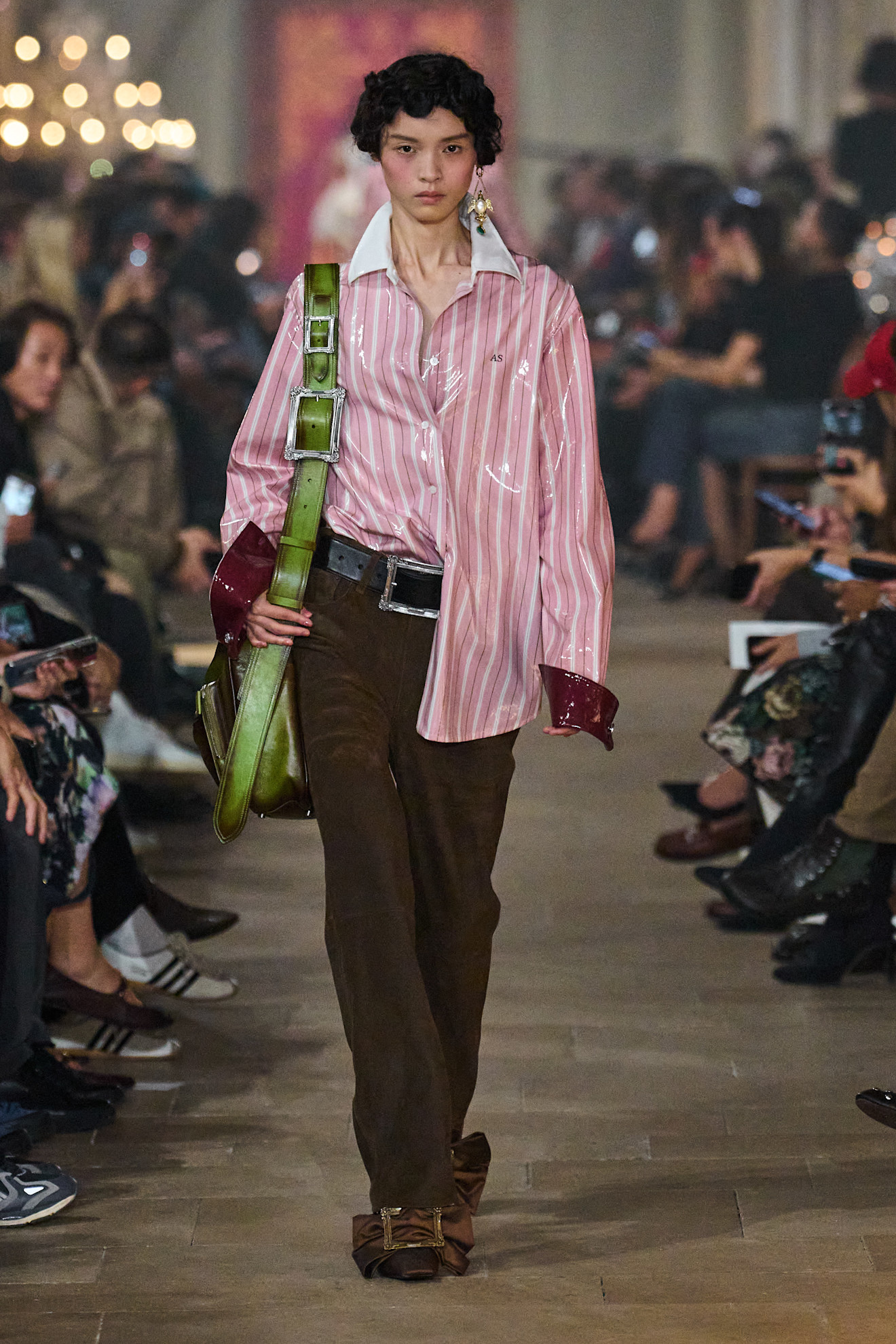 Сучасна Марія-Антуанетта: якою вийшла нова колекція Acne Studios весна-літо 202729