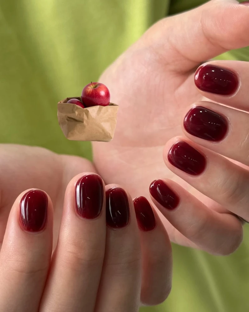 Осінній варіант манікюру jelly nails, який є трендом сезону4