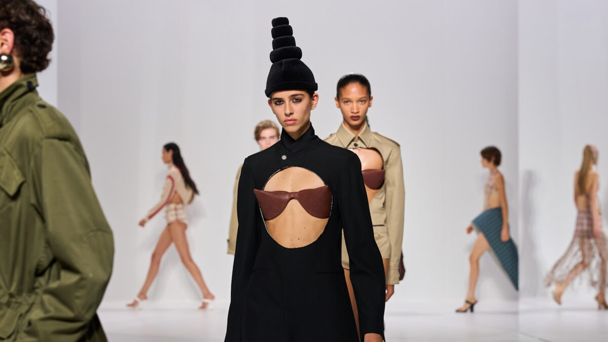 Gaultier здивував сезоном Весна-Літо 2027: тривимірні силуети та конуси у першому ряду