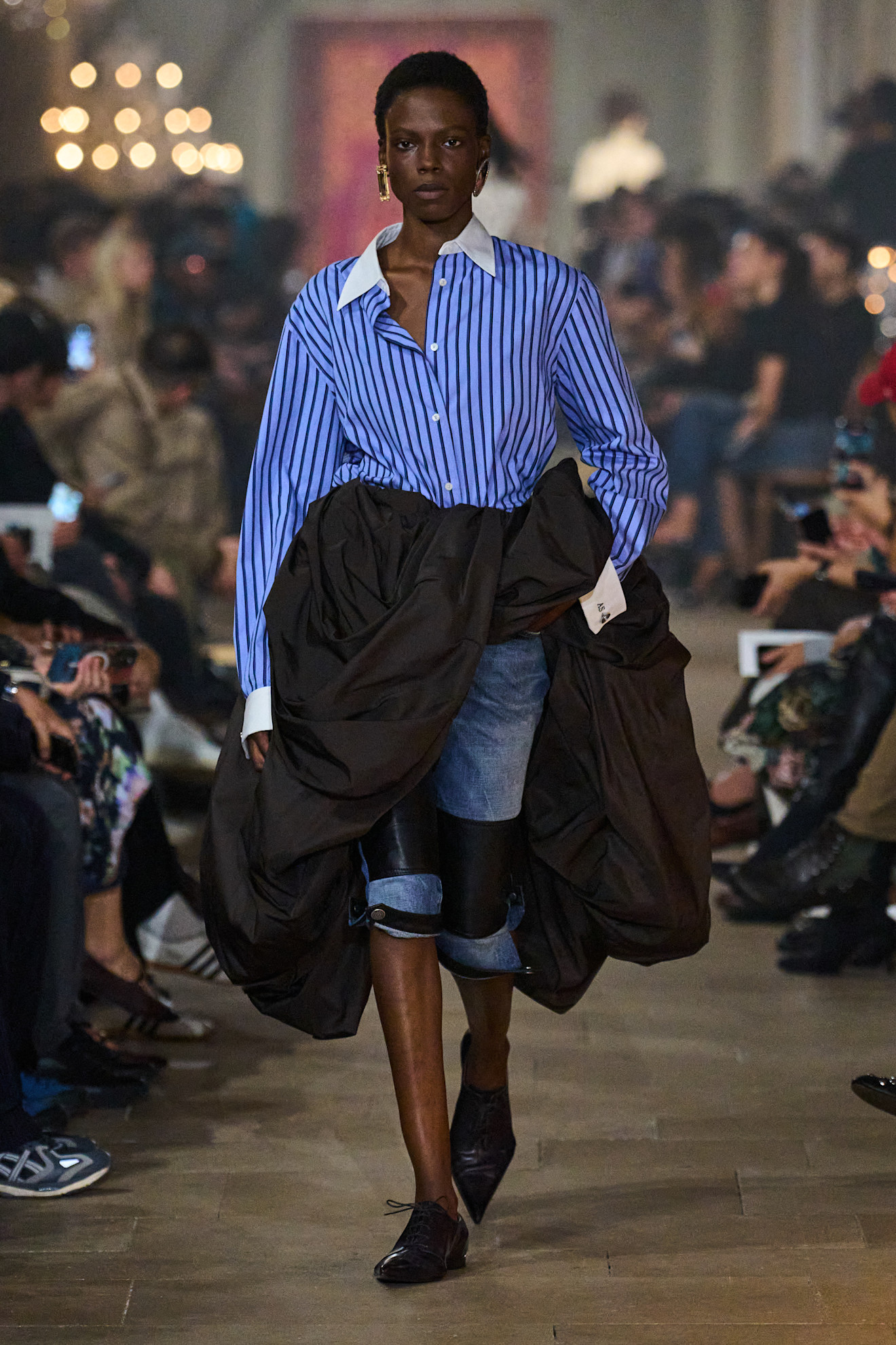 Сучасна Марія-Антуанетта: якою вийшла нова колекція Acne Studios весна-літо 202731