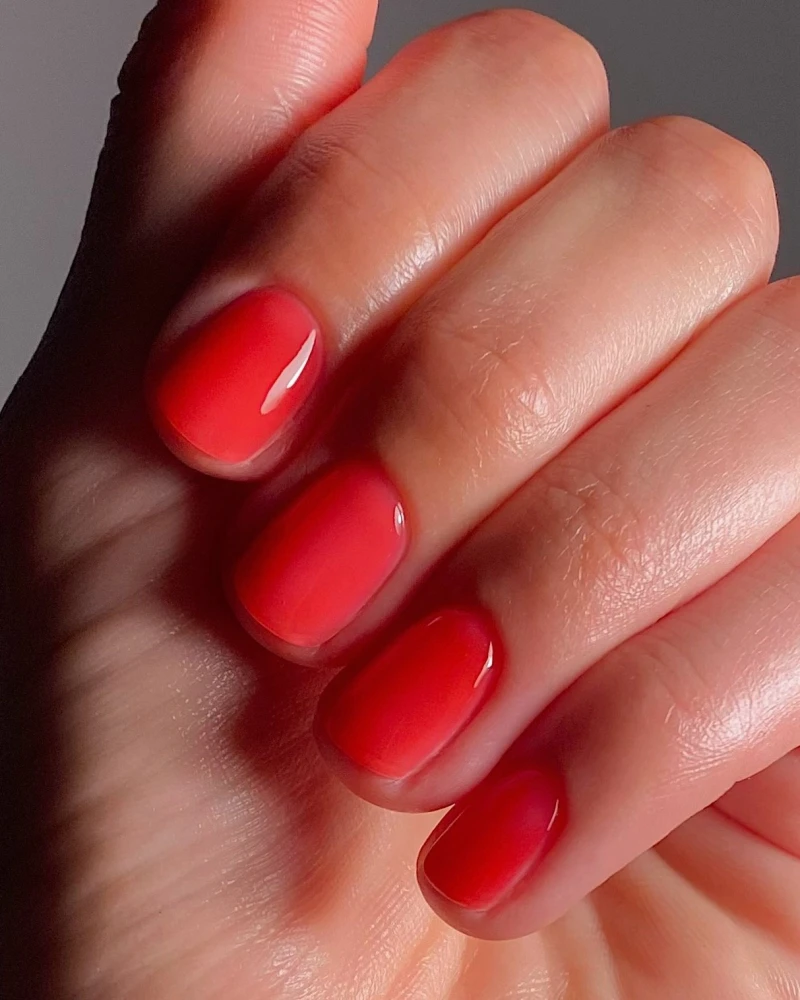Осінній варіант манікюру jelly nails, який є трендом сезону1