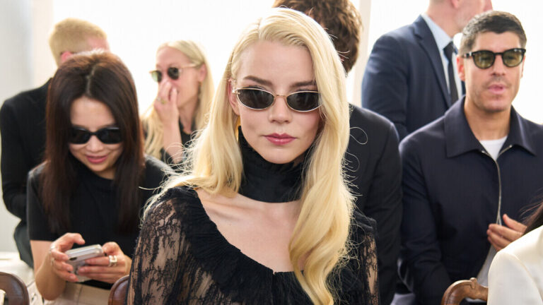 Зірки Dior: Тейлор-Джой, Розалія, Ріанна та Лоуренс у першому ряду показу 193 Зірки Dior: Тейлор-Джой, Розалія, Ріанна та Лоуренс у першому ряду показу 6
