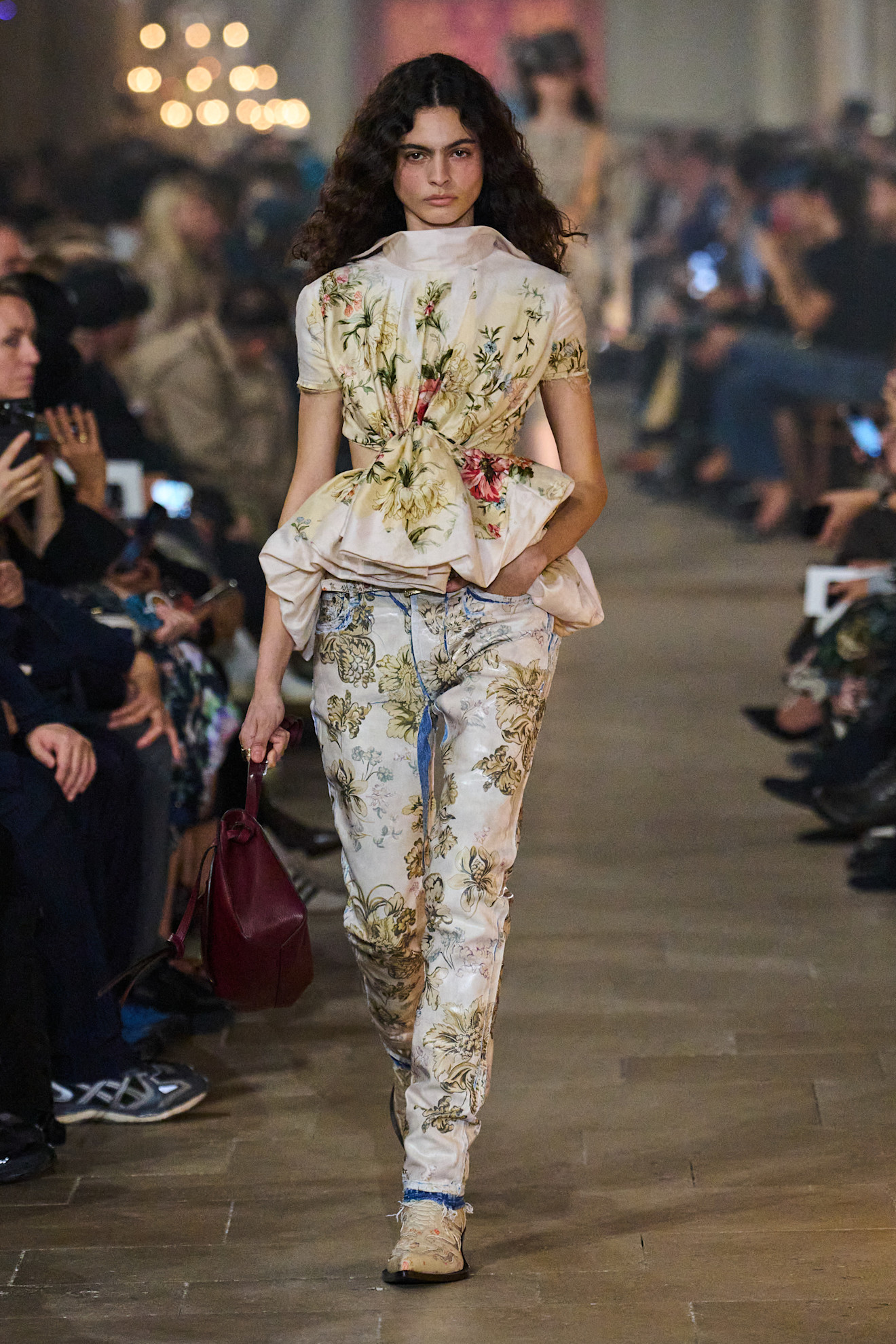Сучасна Марія-Антуанетта: якою вийшла нова колекція Acne Studios весна-літо 202737