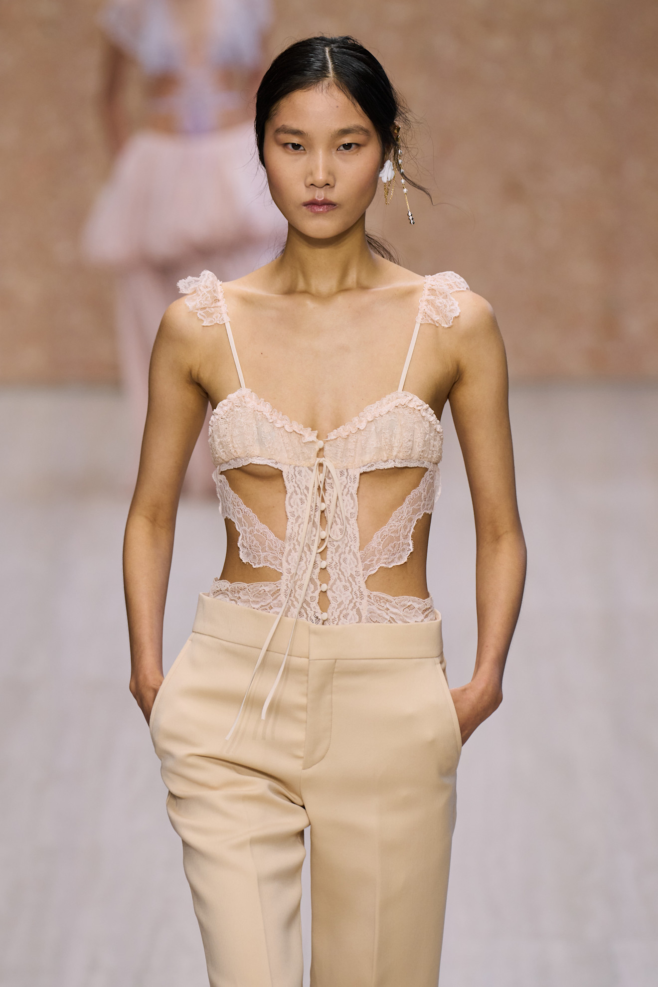 Романтичний код Chloé: Чемена Камалі представила колекцію весна-літо 202747