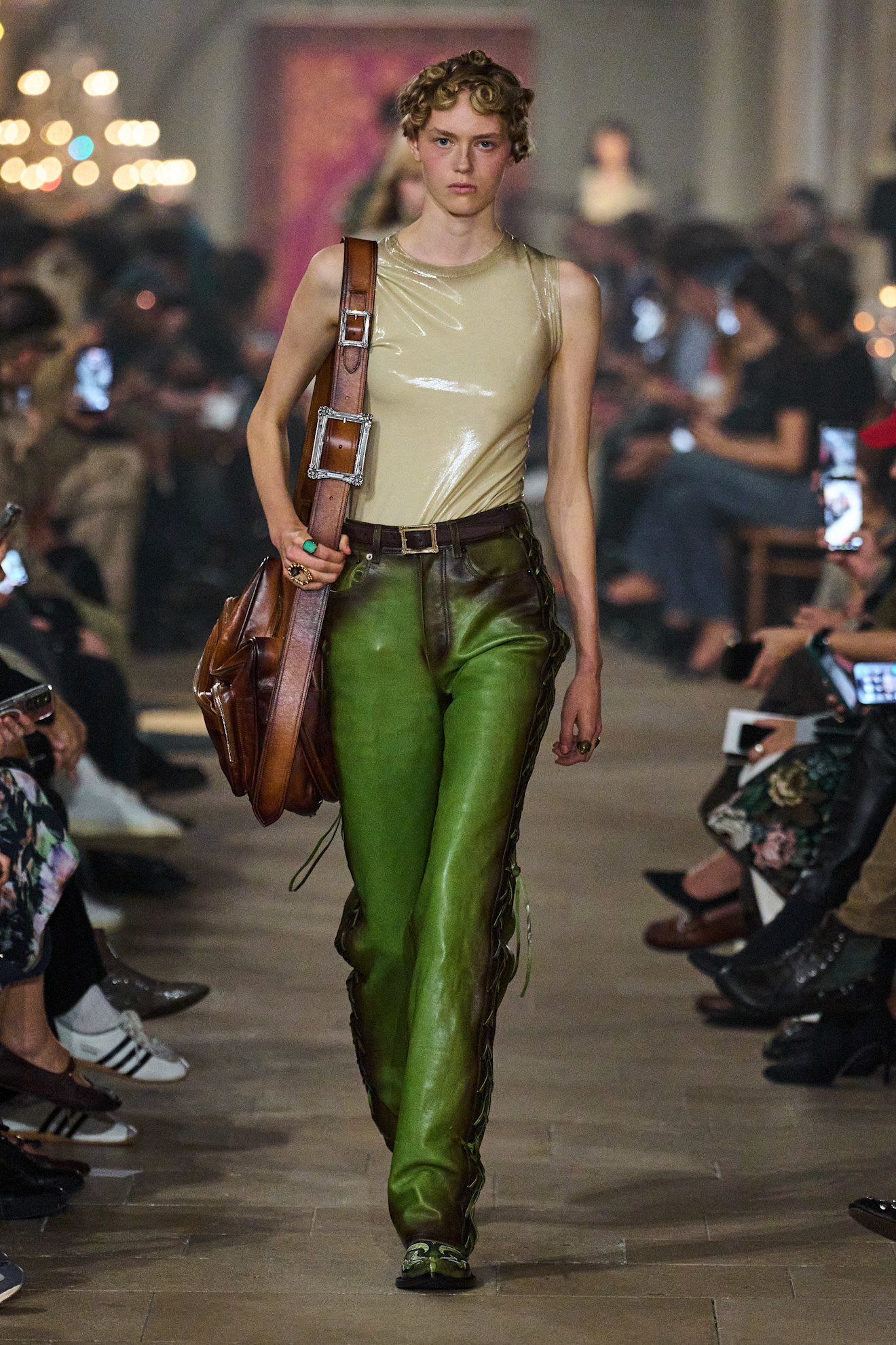 Сучасна Марія-Антуанетта: якою вийшла нова колекція Acne Studios весна-літо 202715
