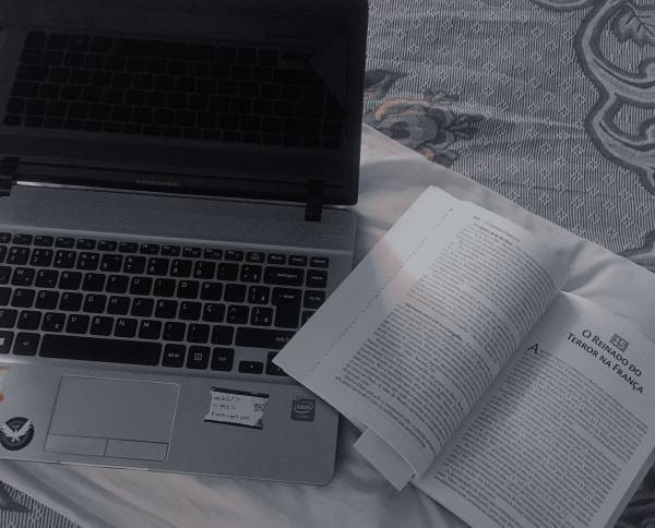Франція заснувала премію для книжок, створених у співавторстві з ШІ