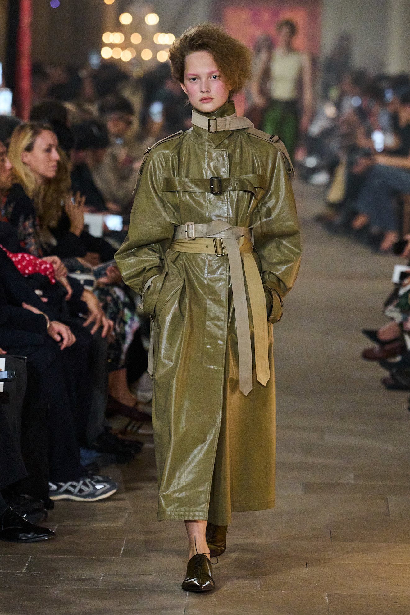 Сучасна Марія-Антуанетта: якою вийшла нова колекція Acne Studios весна-літо 202714