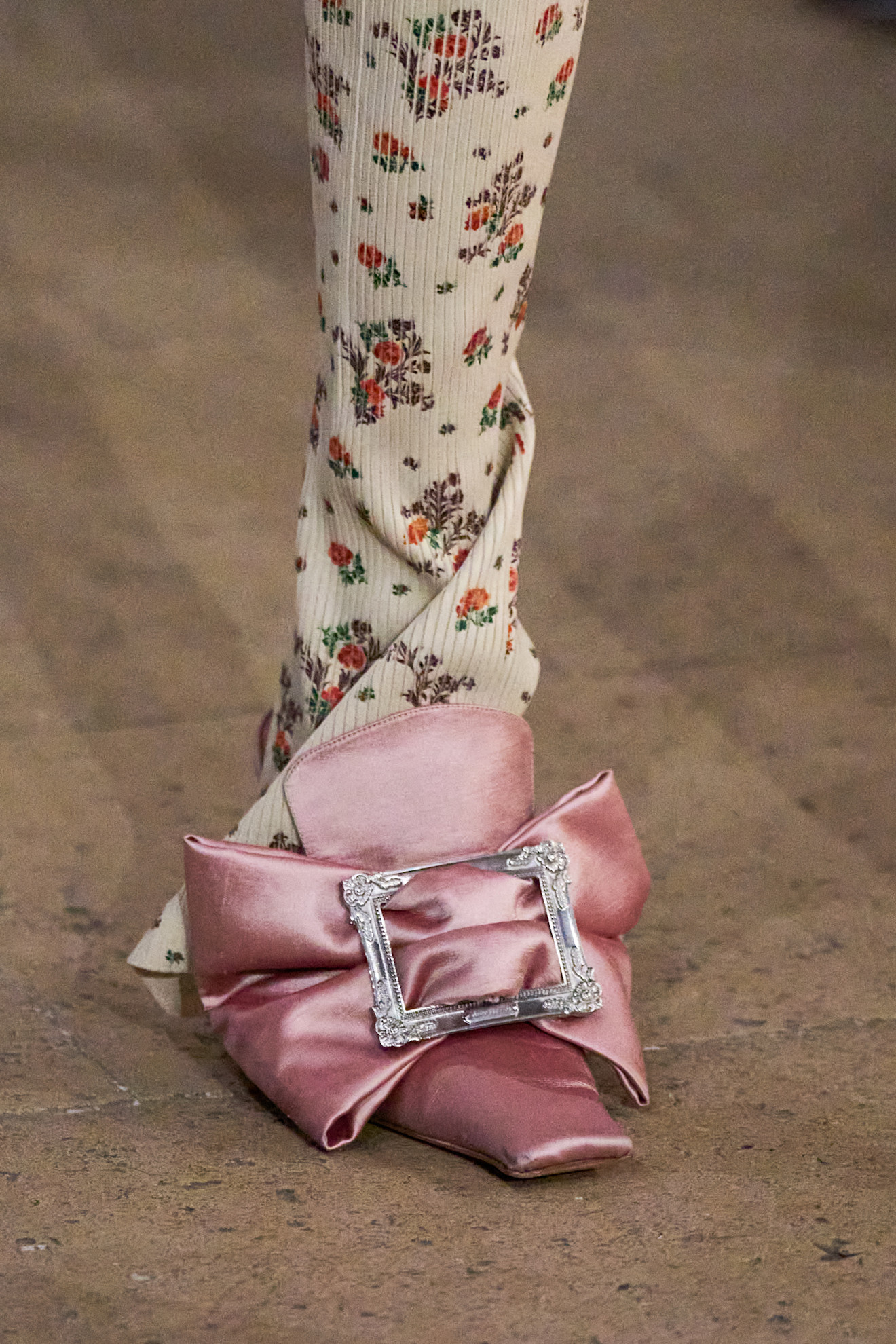 Сучасна Марія-Антуанетта: якою вийшла нова колекція Acne Studios весна-літо 202745